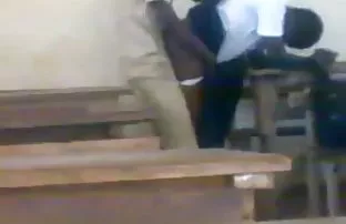 XXX Diamond Foxxx cerita seks ibu sedarah di kamar tidur dengan seorang pria dengan stoking merah