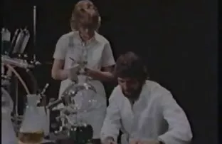 XXX Rambut coklat dalam korset dan empat cerita seks sedarah anak dan mama pria