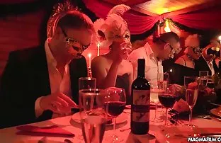 XXX Seks dengan ayam yang cerita seks sedarah pemerkosaan berbeda