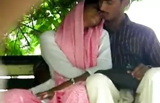 XXX Merobek keras di rumah cerita panas sedarah setelah kencan