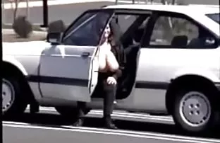 XXX Pantat besar bergerak ke kisah sek sedarah bawah bagasi