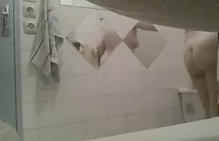 XXX Hot mesum dengan cerpen seks sedarah tubuh dan silikon bertato