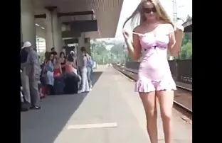 XXX Selama perawatan dengan seorang psikolog pirang menyerah cerita seks sedarah setengah baya pada seks threesome