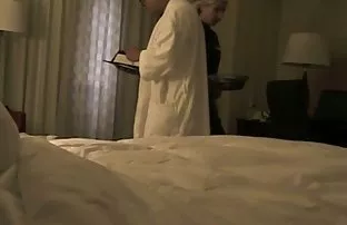 XXX Pacar dipermalukan kisah sex sedarah di depan suaminya