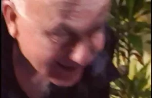 XXX Seks dengan kecantikan berkulit cerita sex sedarah menggairahkan gelap di showroom mobil