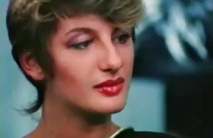 XXX Silvia kisah panas sedarah Saige menyerahkan diri pada pria berjenggot