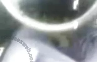 XXX Brunette Busty dalam pose kanker cerita senggama sedarah