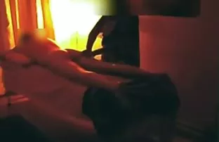 XXX Membuat pijatan dan cerita seks sedarah dengan mama menuangkan sampanye payudara