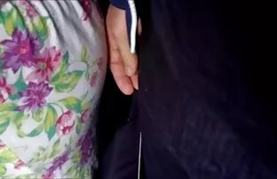 XXX Dua cerita sedarah berjilbab shmara bermain dengan satu sama lain