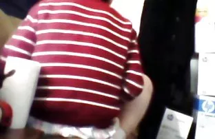 XXX Gabriella Paltrova siap untuk melakukan masturbasi di mana cerita persetubuhan sedarah saja