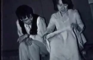 XXX Rambut merah di lateks menggairahkan kegilaan kisah dewasa sedarah