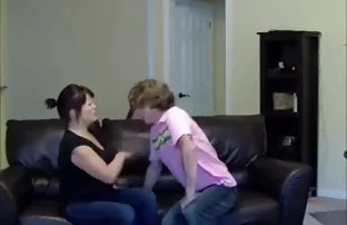 XXX Orang IT meniduri cerita sex sedarah pemerkosaan seorang wanita dengan laptop di tangan